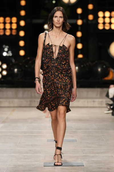 Look 18